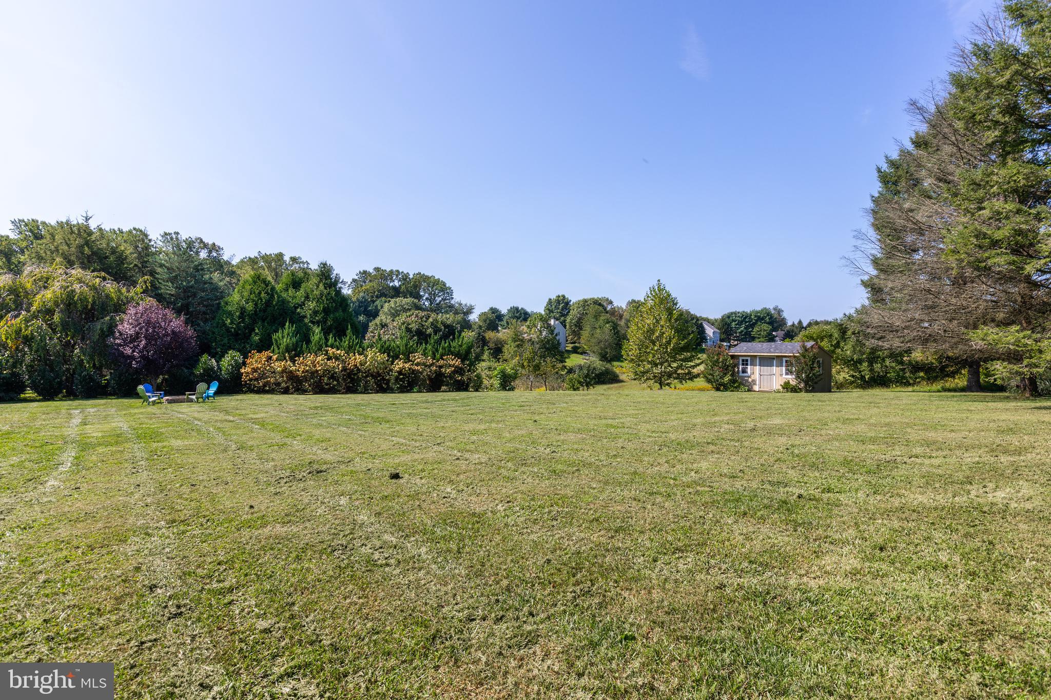 2 Honeysuckle Ln