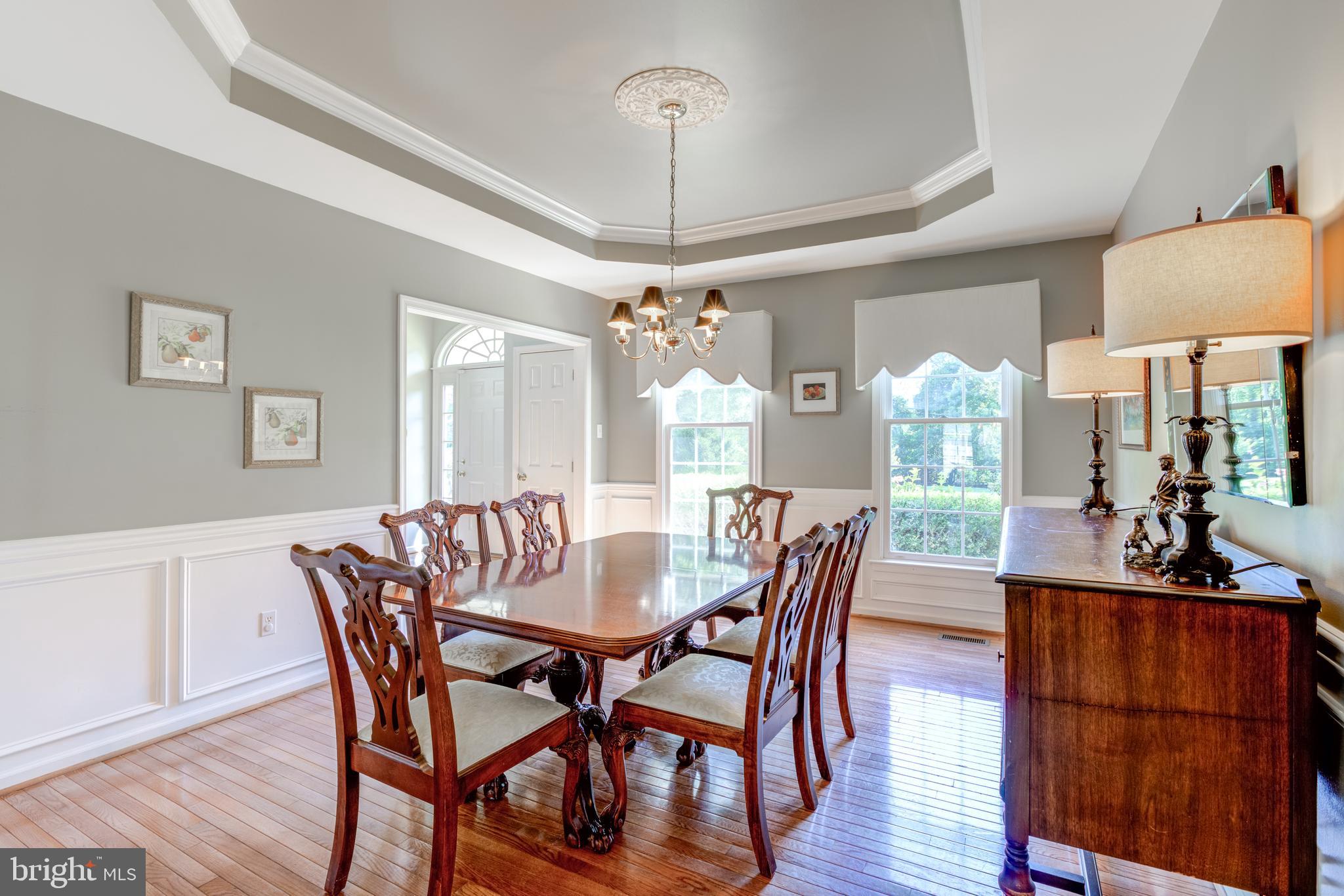 2 Honeysuckle Ln