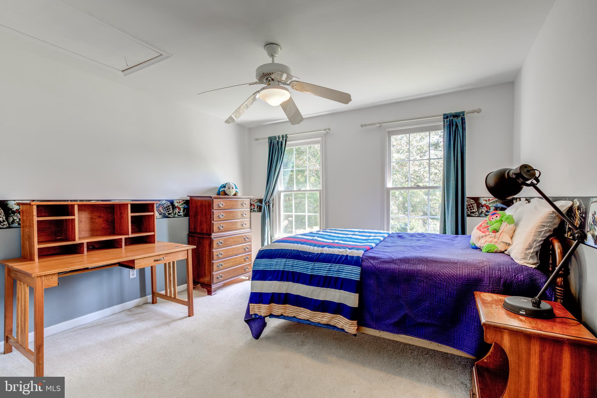2 Honeysuckle Ln