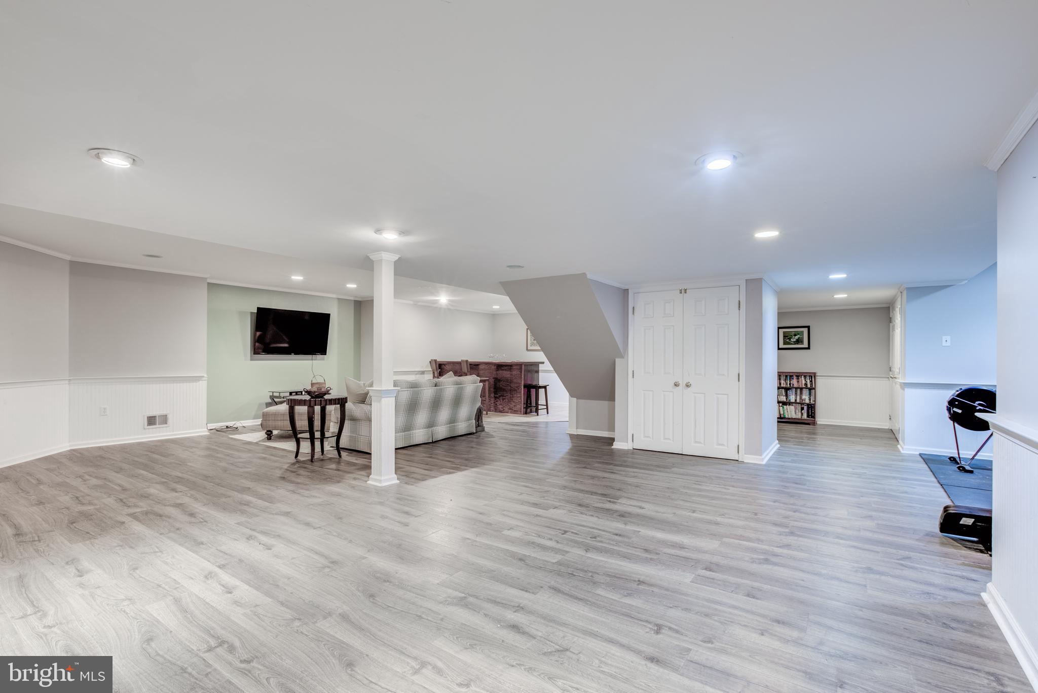 2 Honeysuckle Ln
