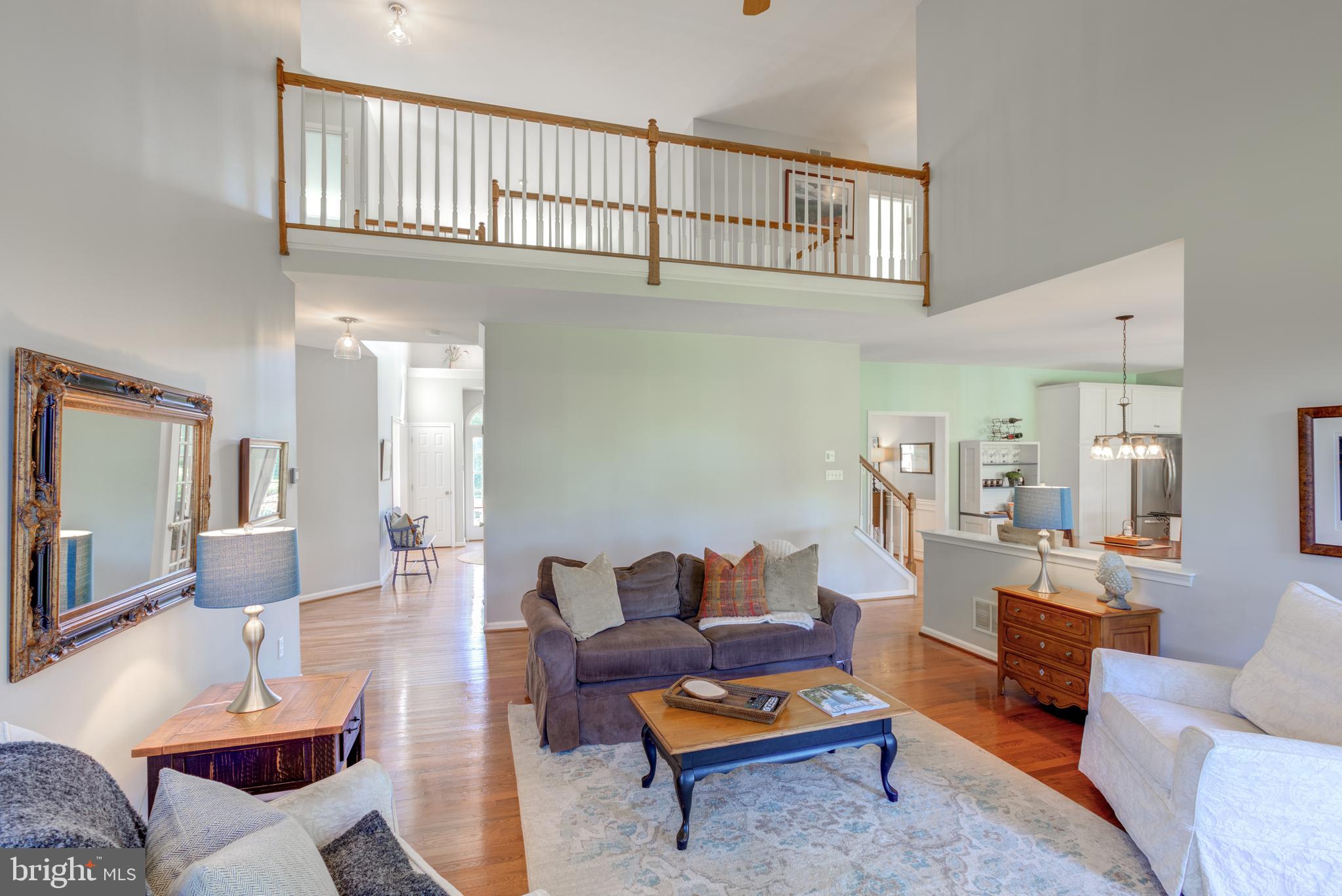 2 Honeysuckle Ln