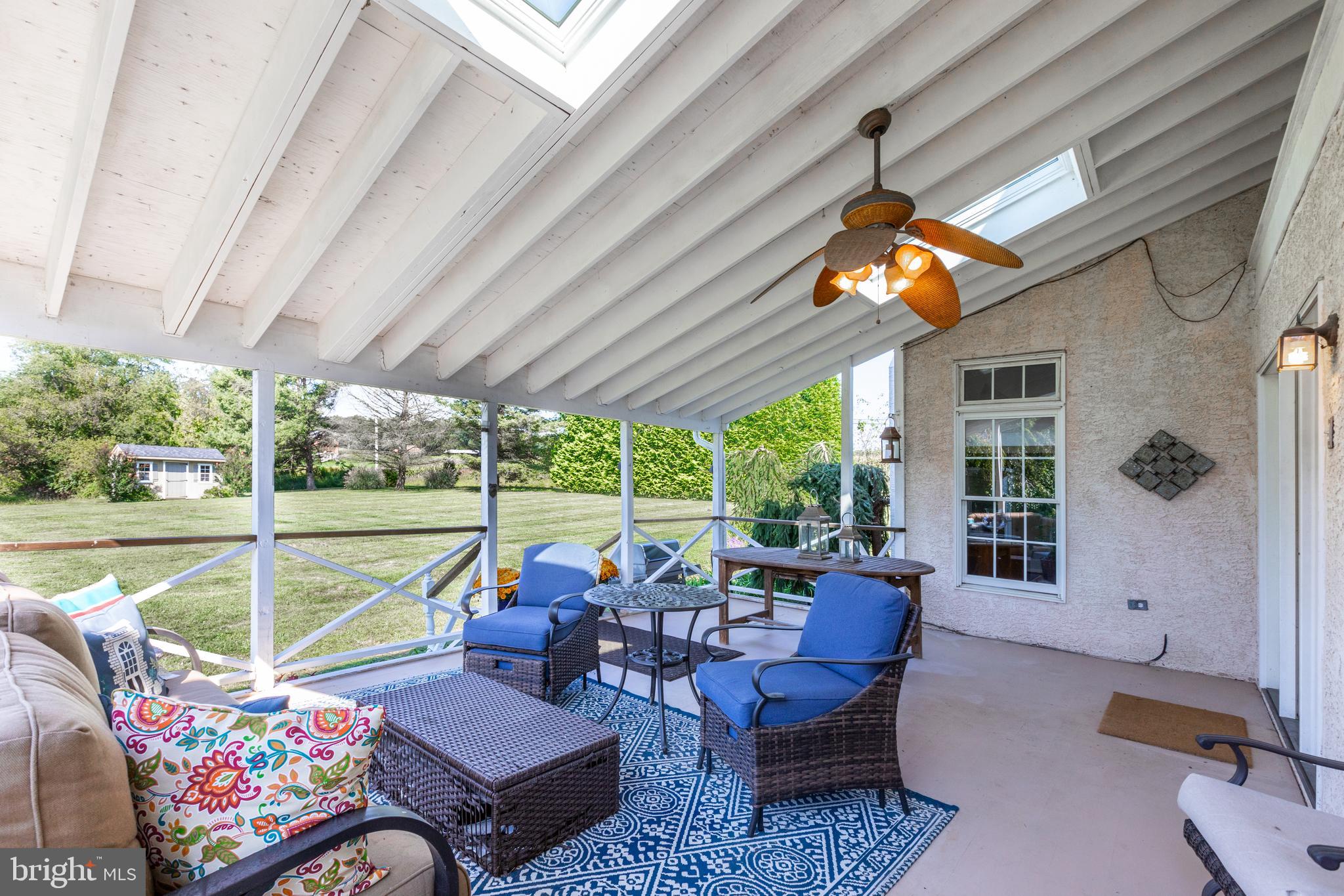 2 Honeysuckle Ln
