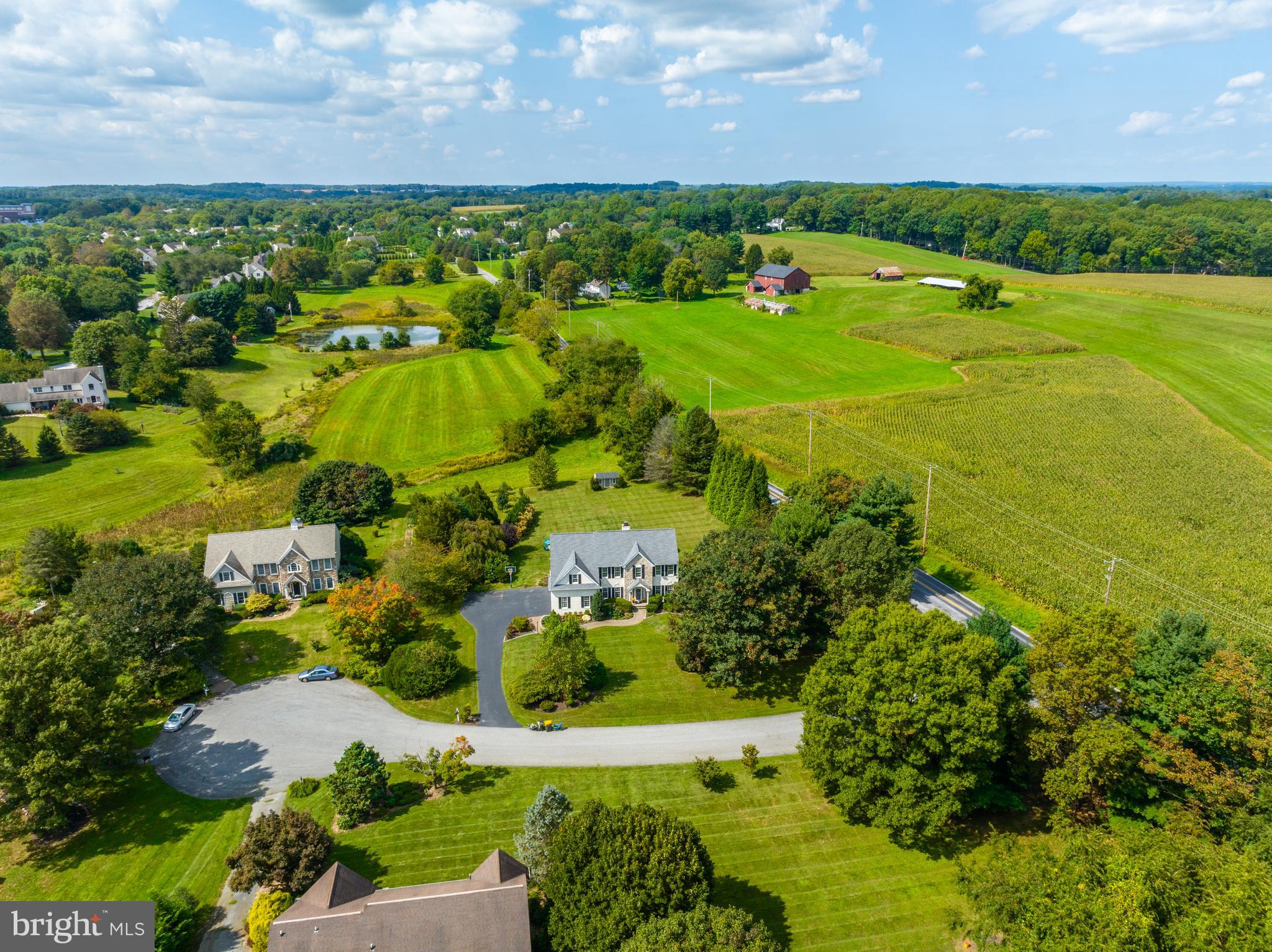 2 Honeysuckle Ln