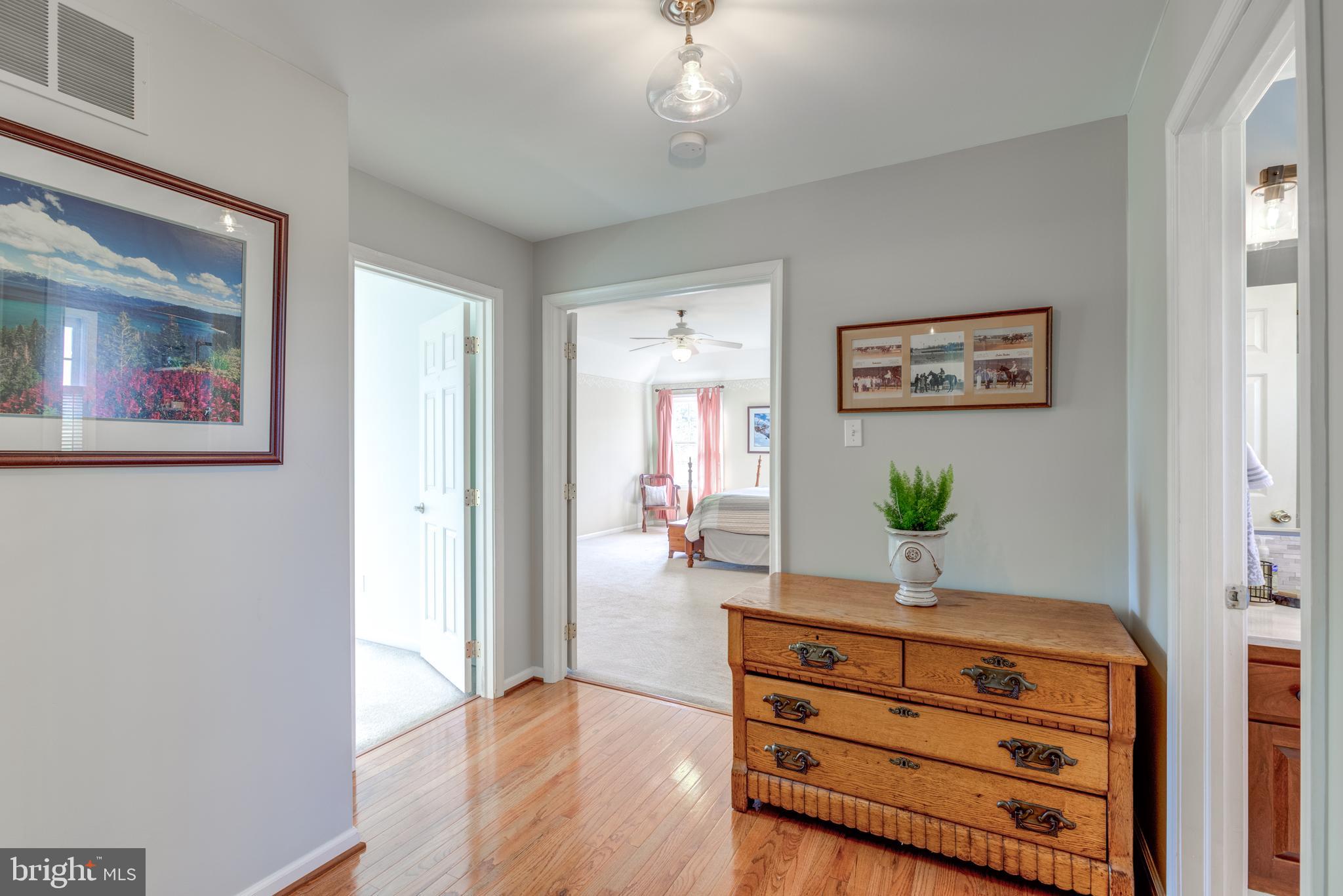 2 Honeysuckle Ln
