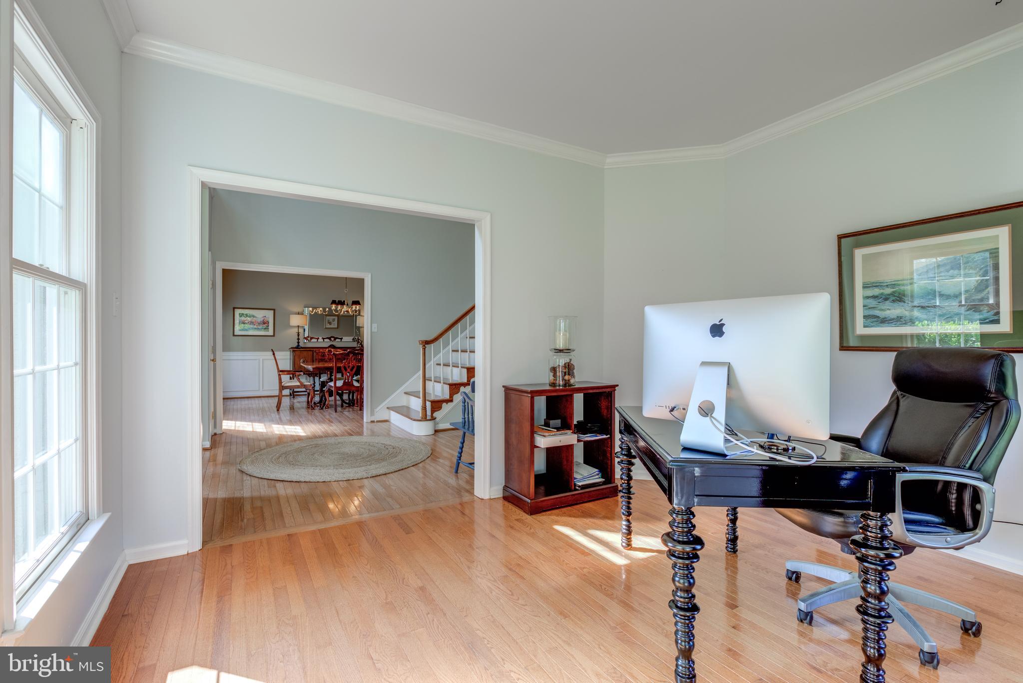 2 Honeysuckle Ln