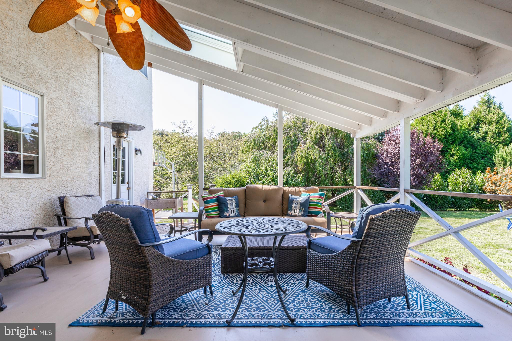 2 Honeysuckle Ln