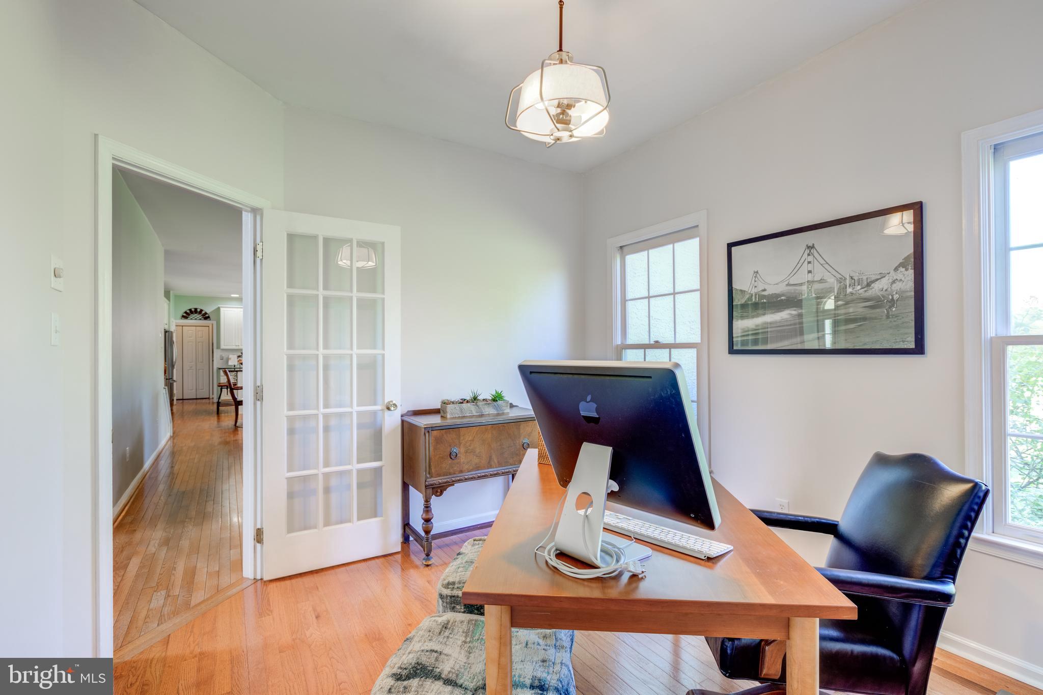 2 Honeysuckle Ln