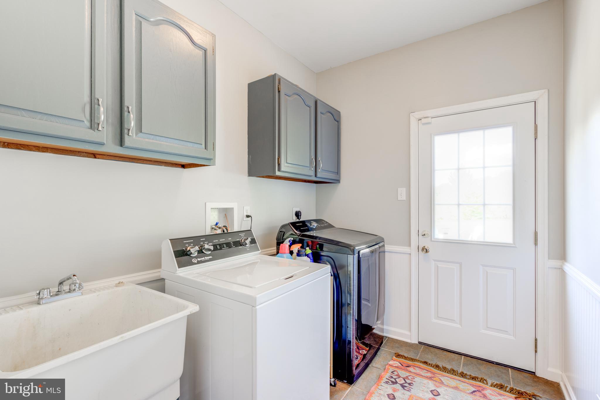 2 Honeysuckle Ln