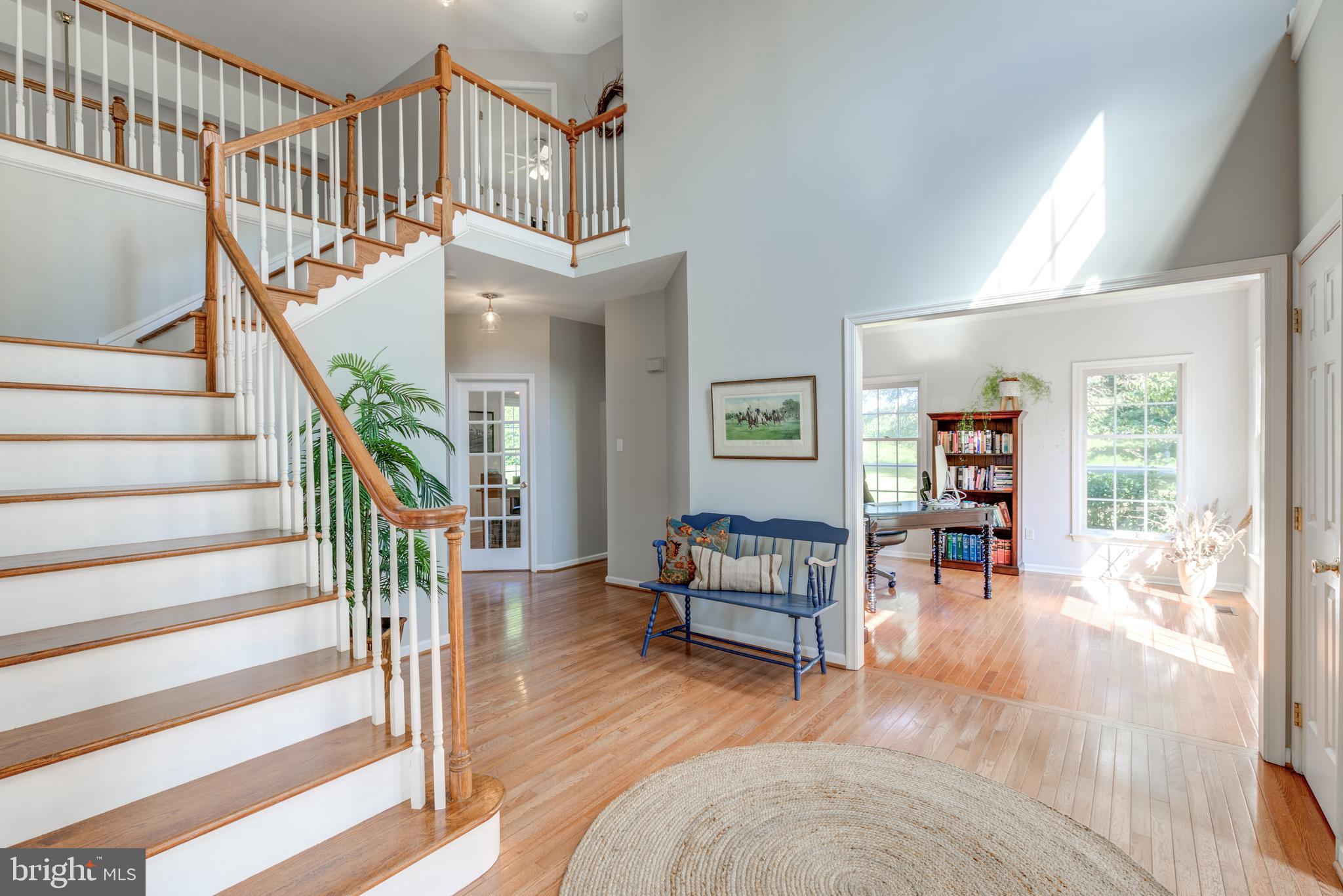 2 Honeysuckle Ln