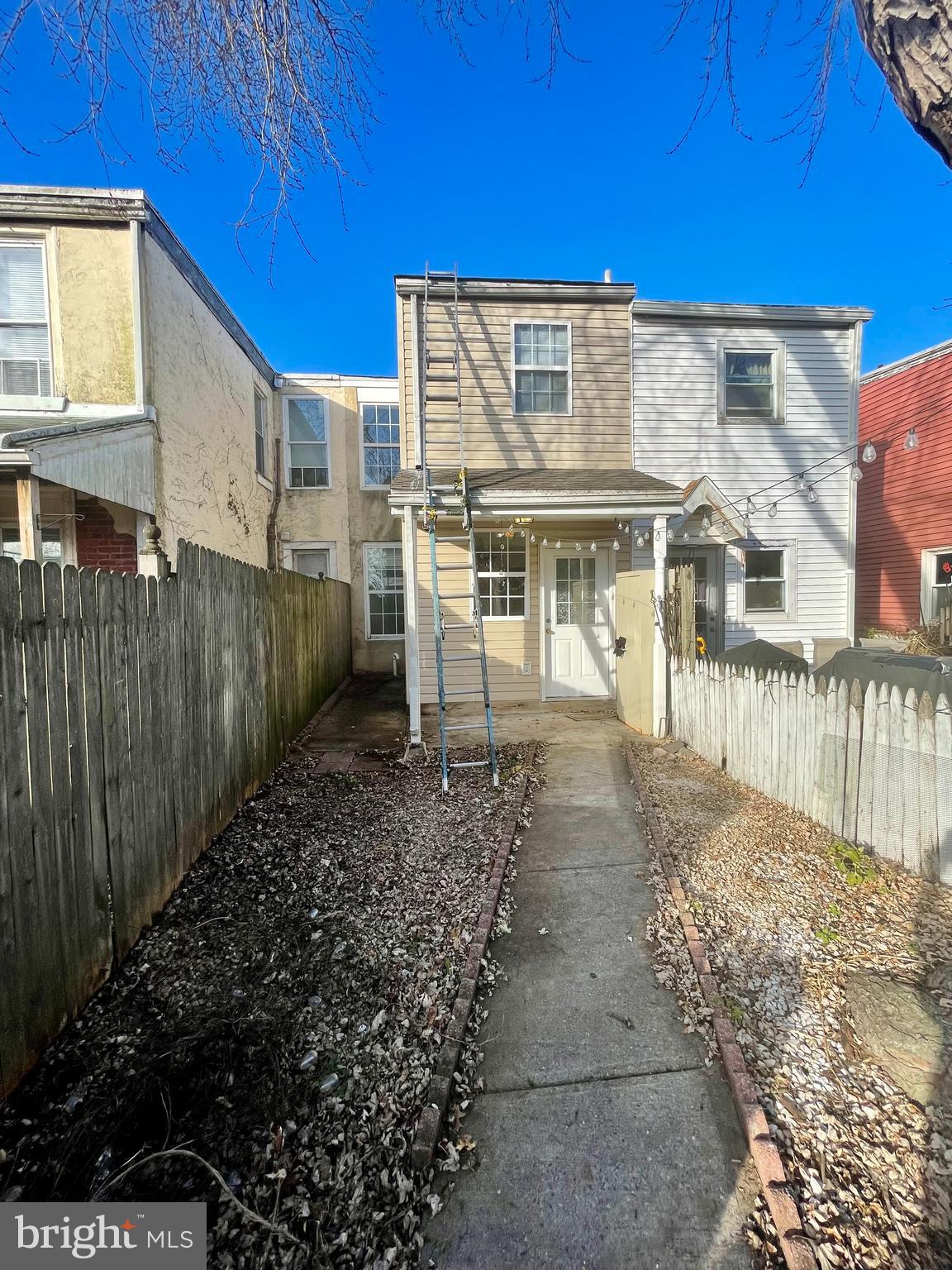 352 Grover St
