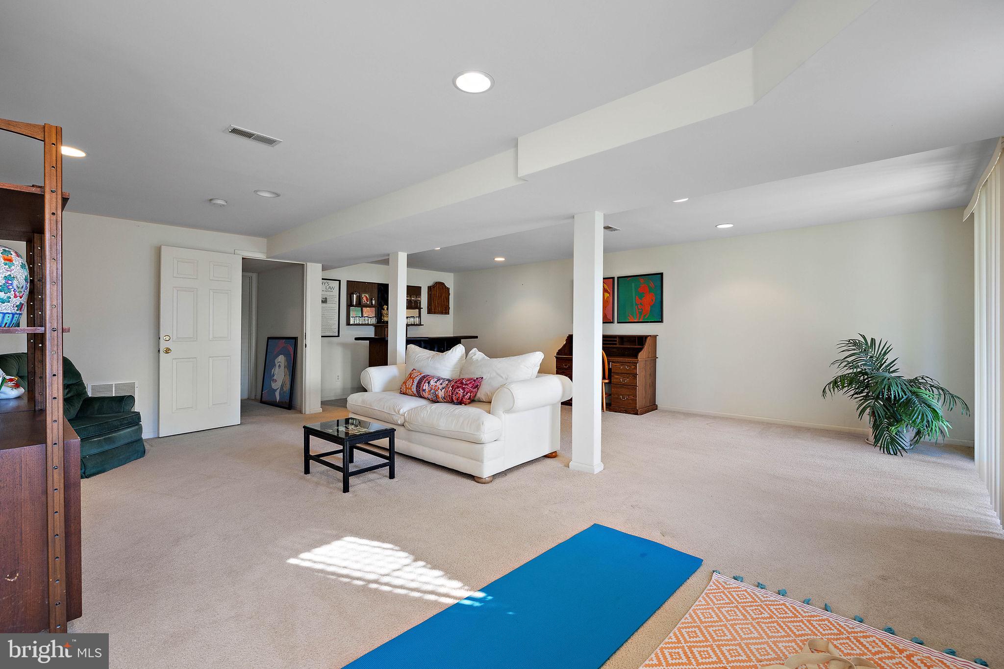 109 Lydia Ln