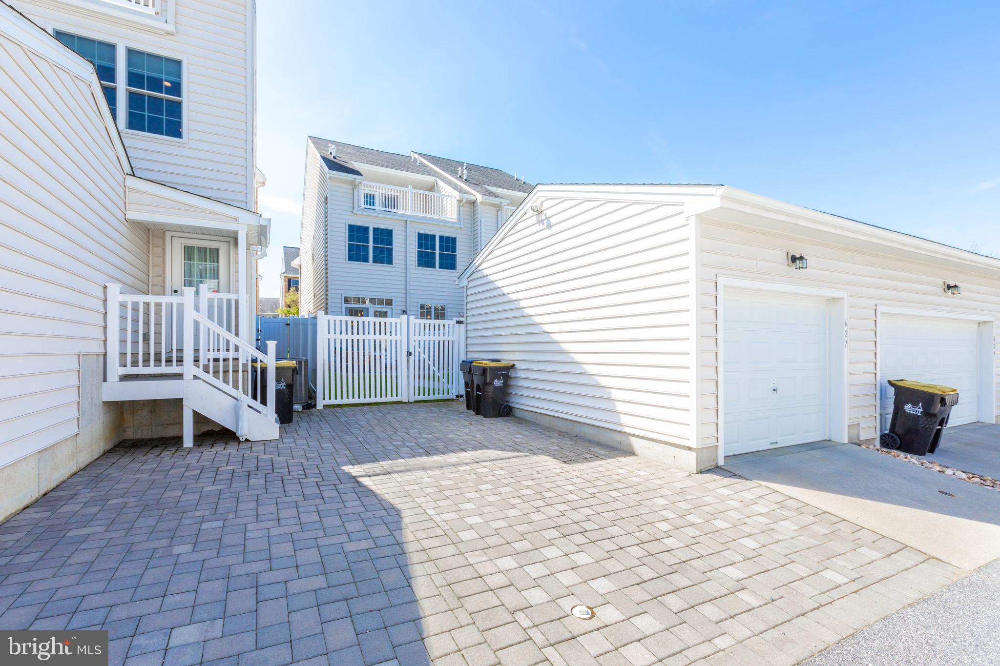 627 Magnolia Ct