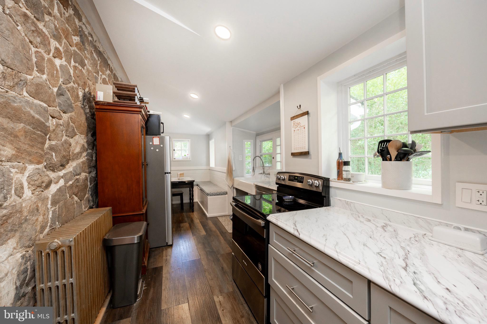 1409 Manley Rd