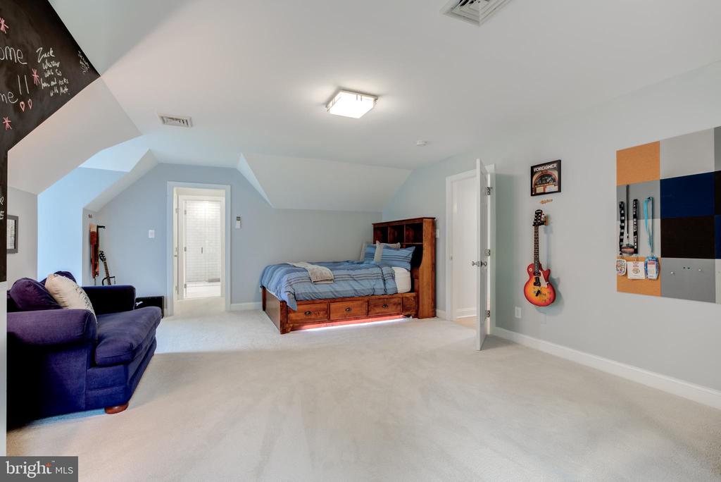 972 Wes Moore Dr