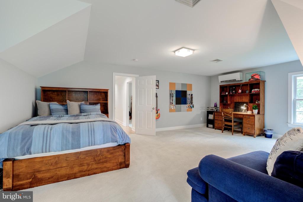 972 Wes Moore Dr