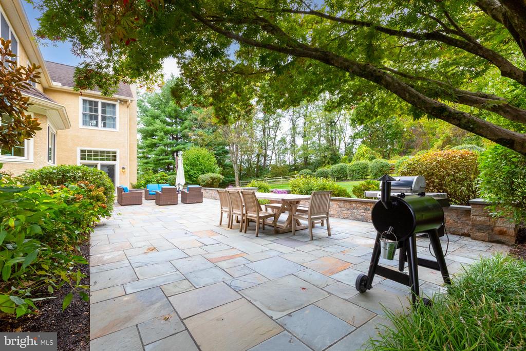 972 Wes Moore Dr