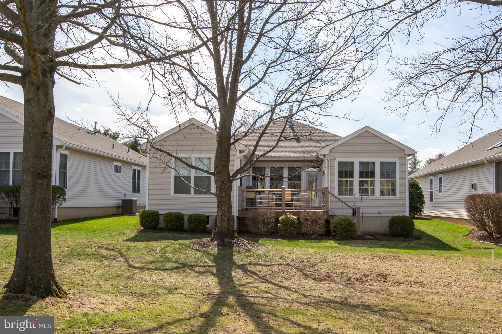 1353 Troon Ln