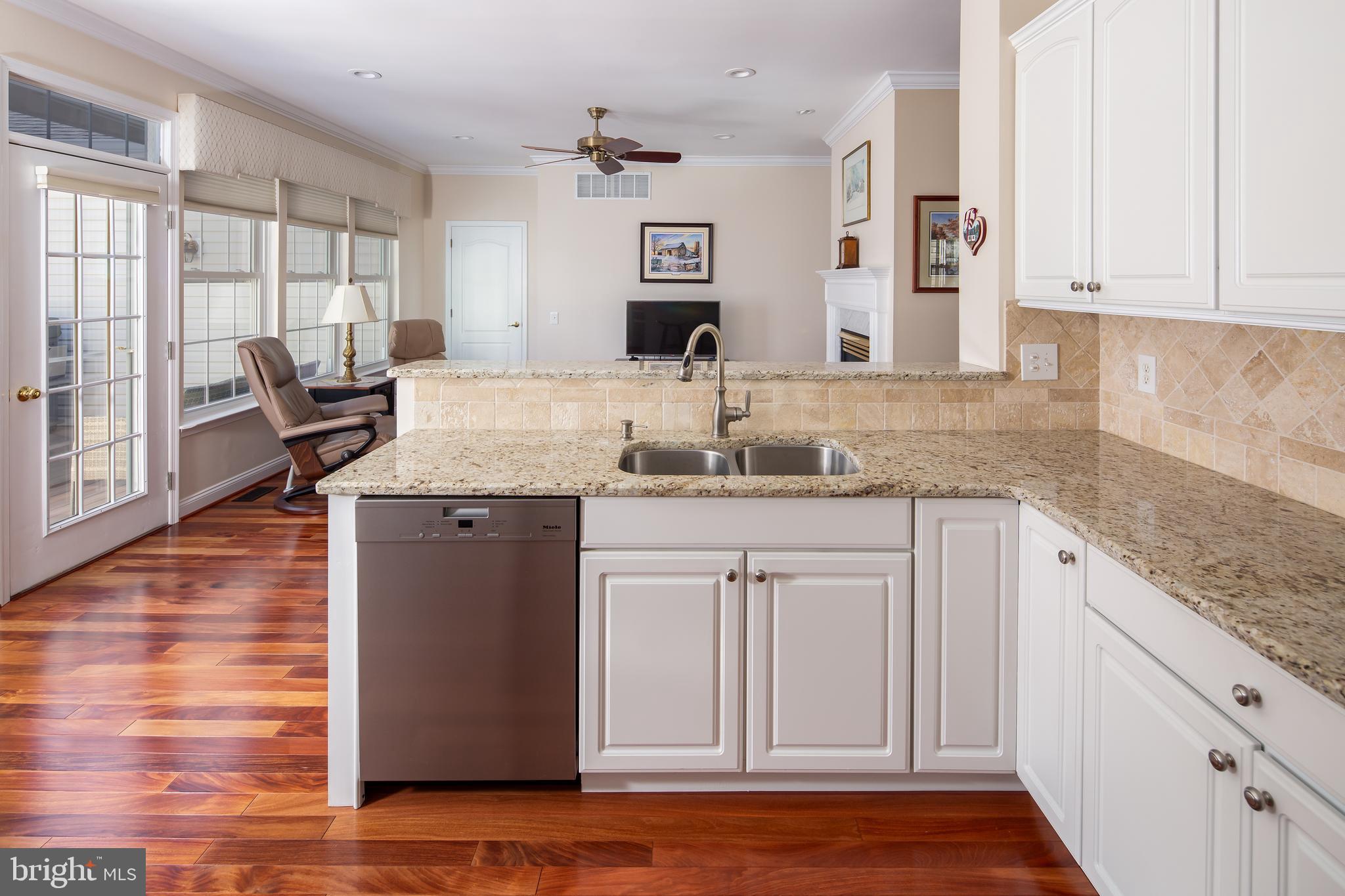 1353 Troon Ln