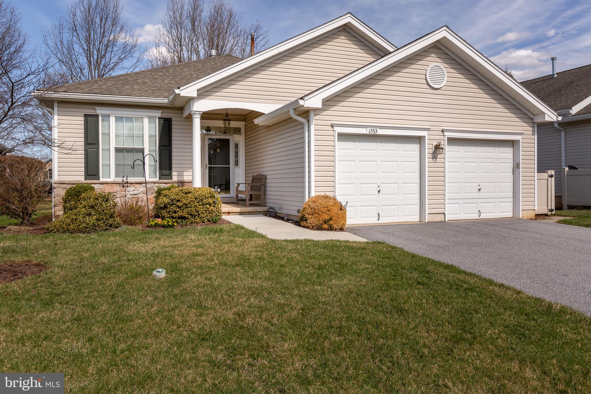 1353 Troon Ln