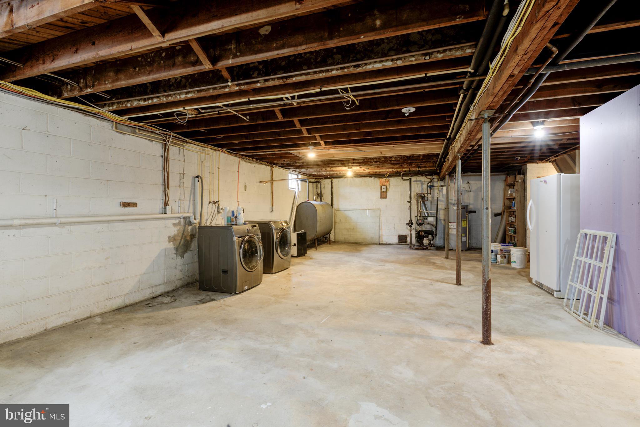 1058 GLEN HALL ROAD