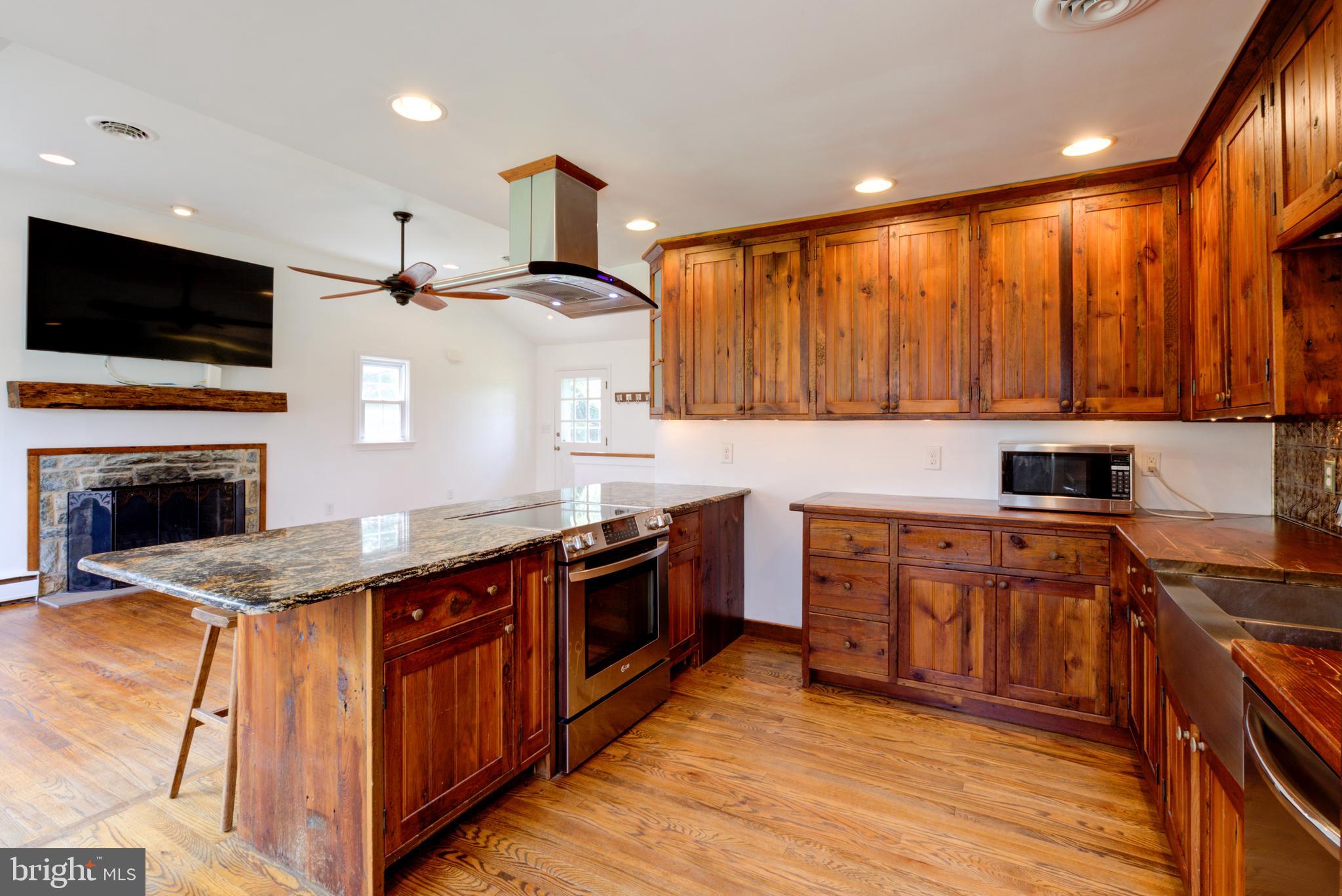 1058 GLEN HALL ROAD