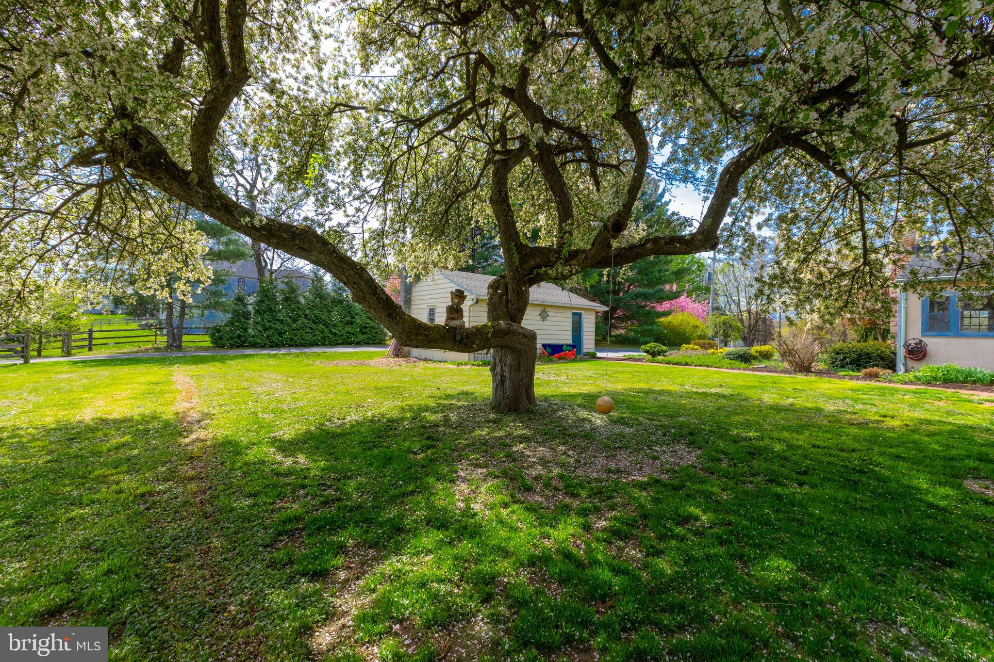 1058 GLEN HALL ROAD