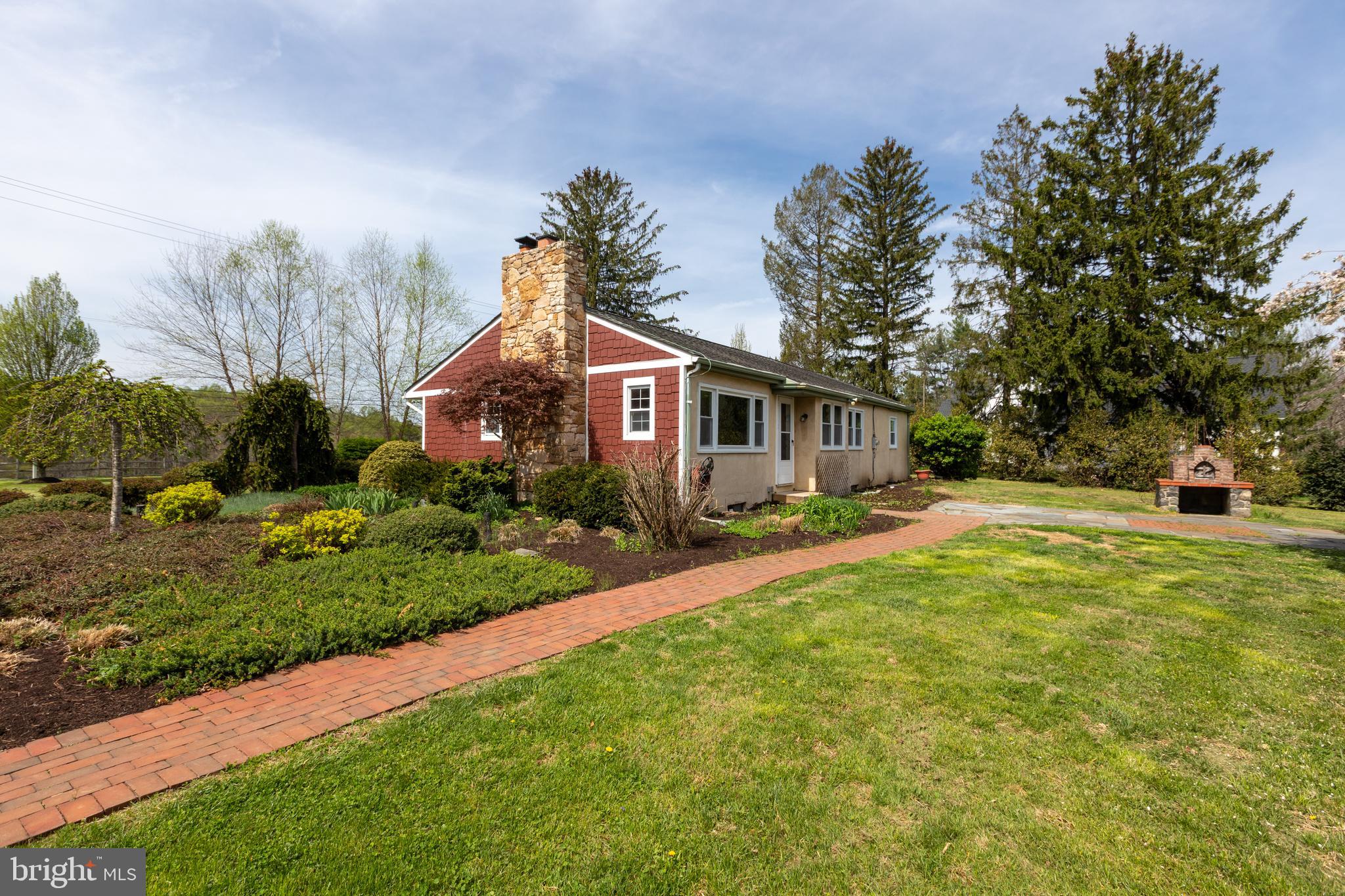 1058 GLEN HALL ROAD