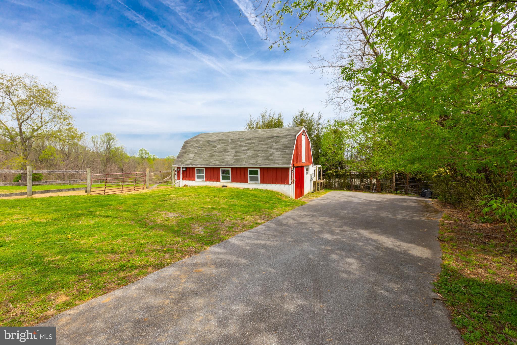 1058 GLEN HALL ROAD