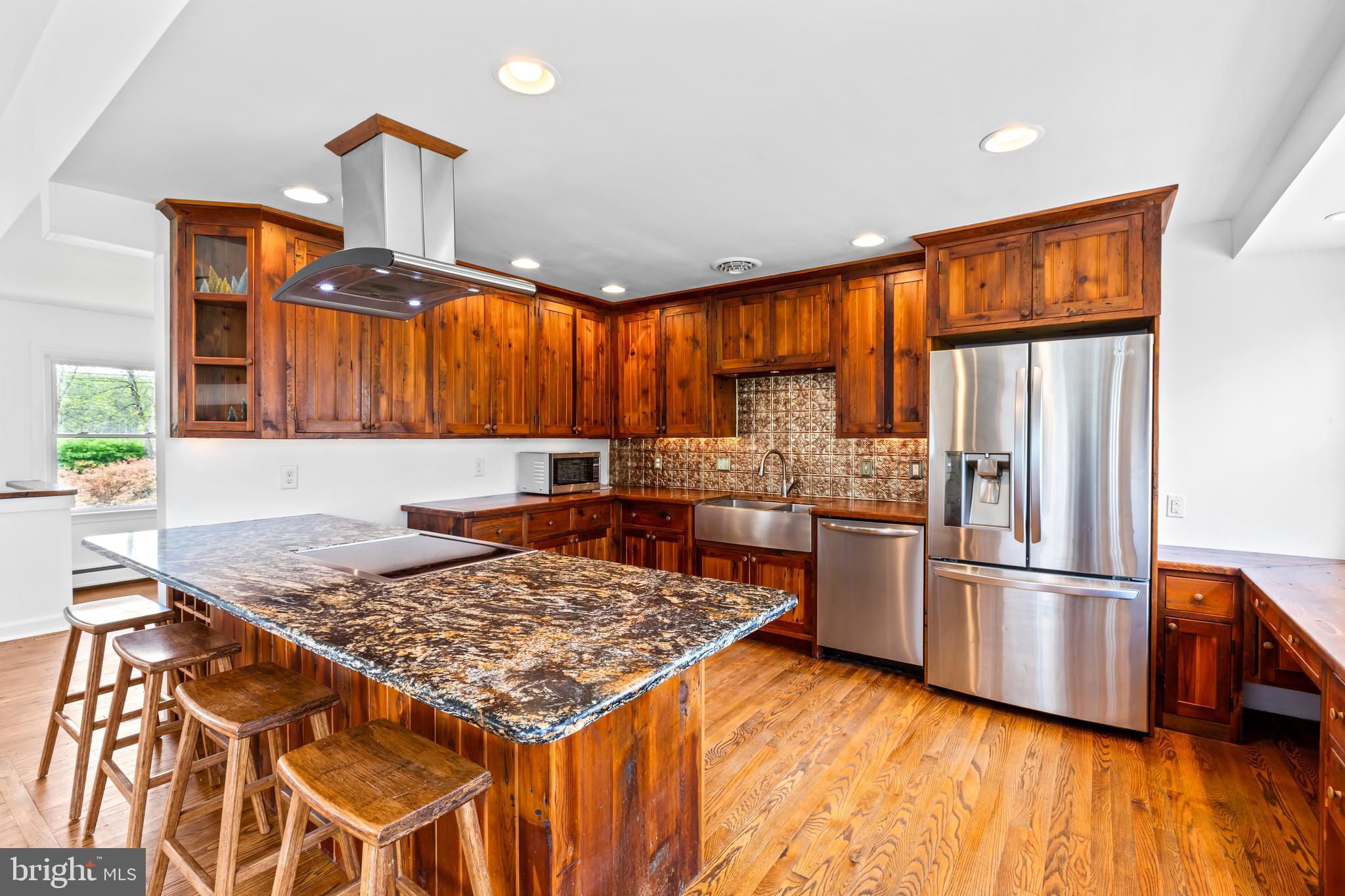 1058 GLEN HALL ROAD