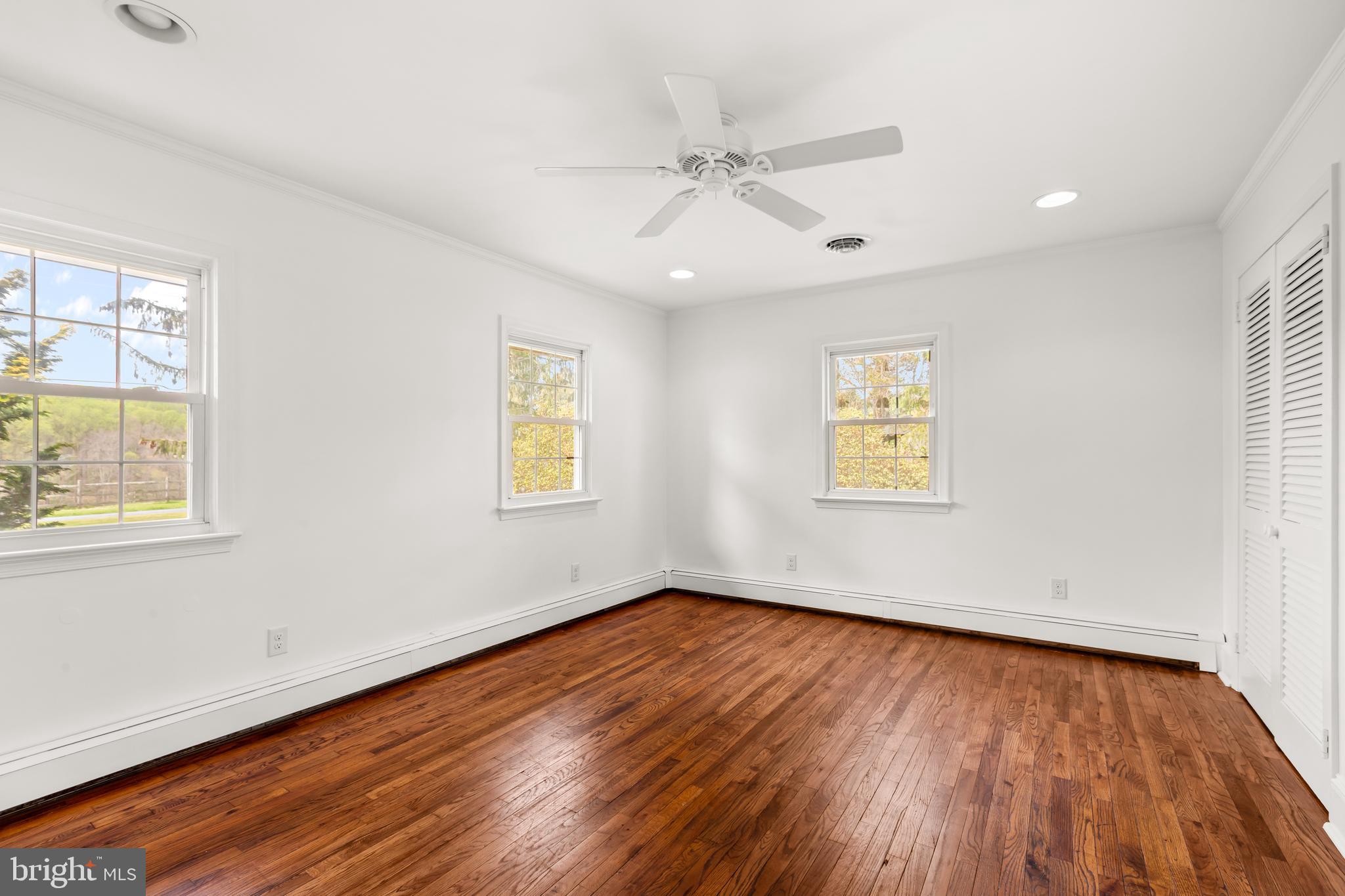 1058 GLEN HALL ROAD