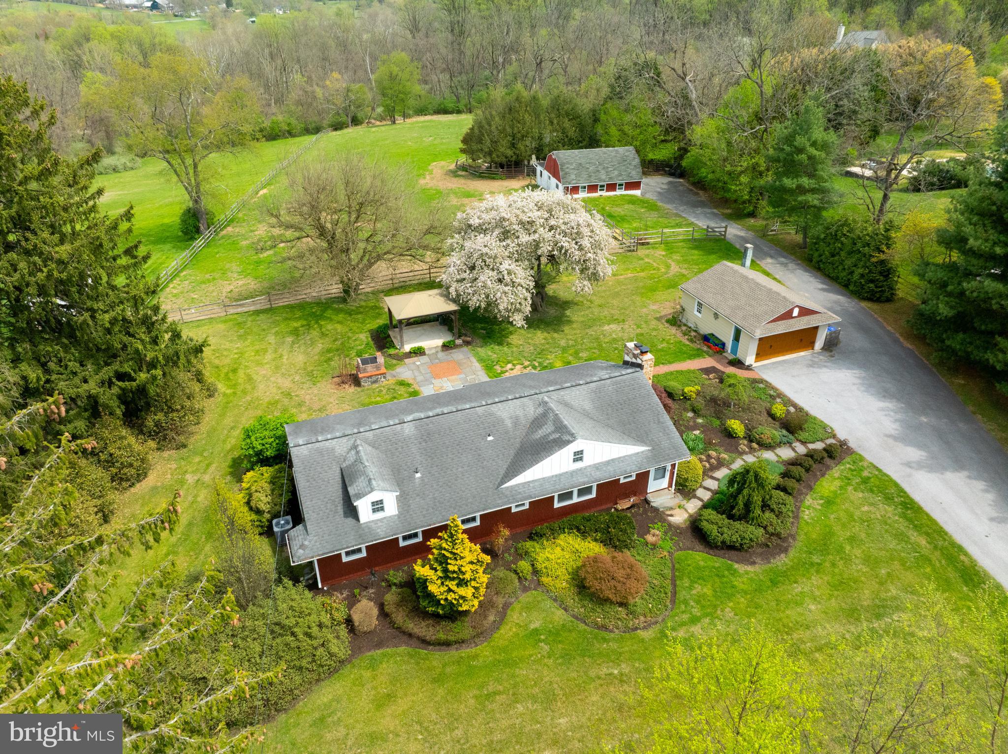 1058 GLEN HALL ROAD