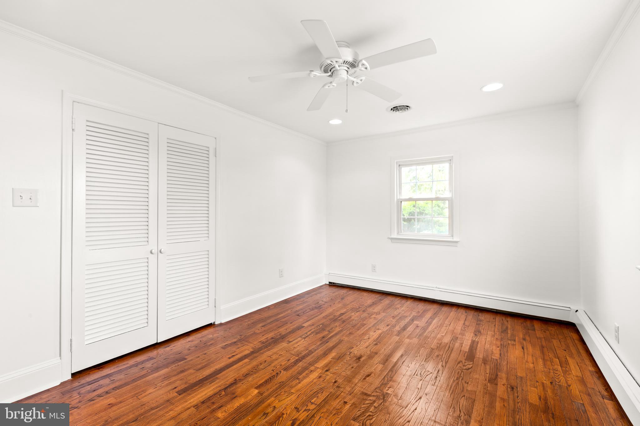 1058 GLEN HALL ROAD