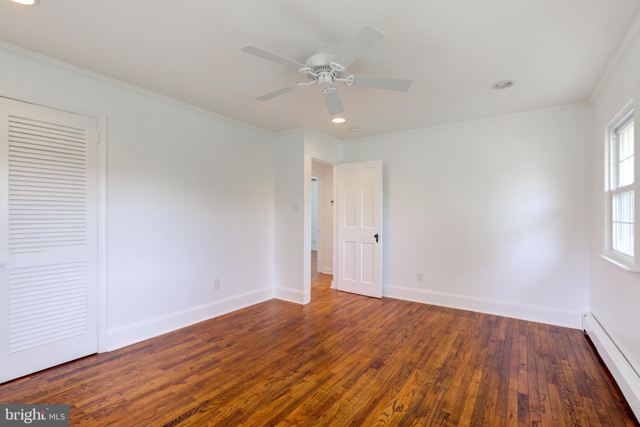 1058 GLEN HALL ROAD