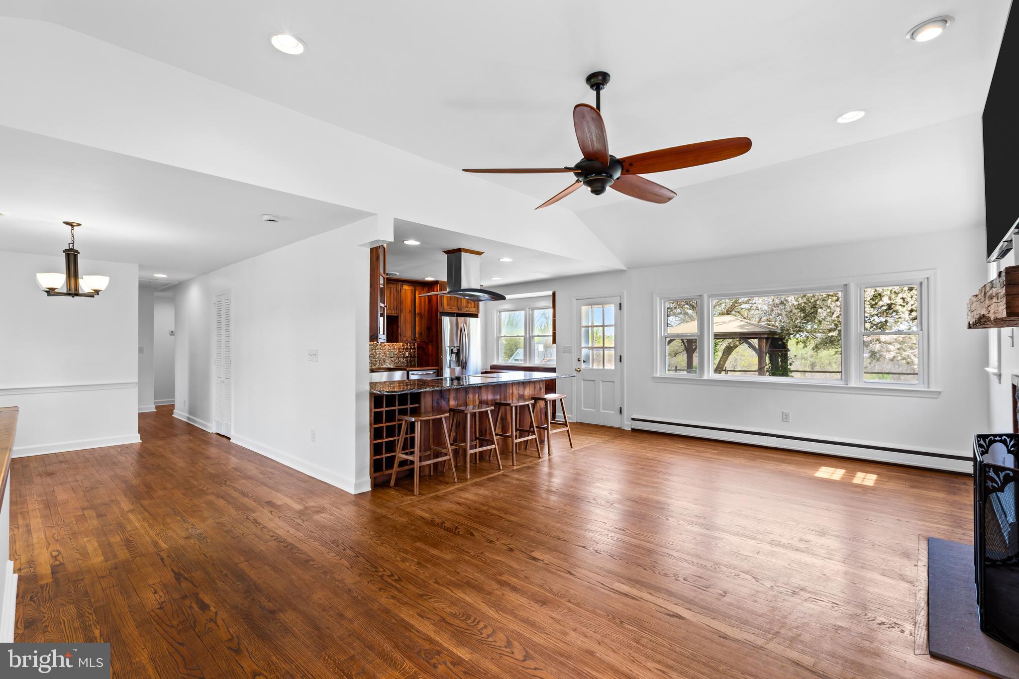 1058 GLEN HALL ROAD