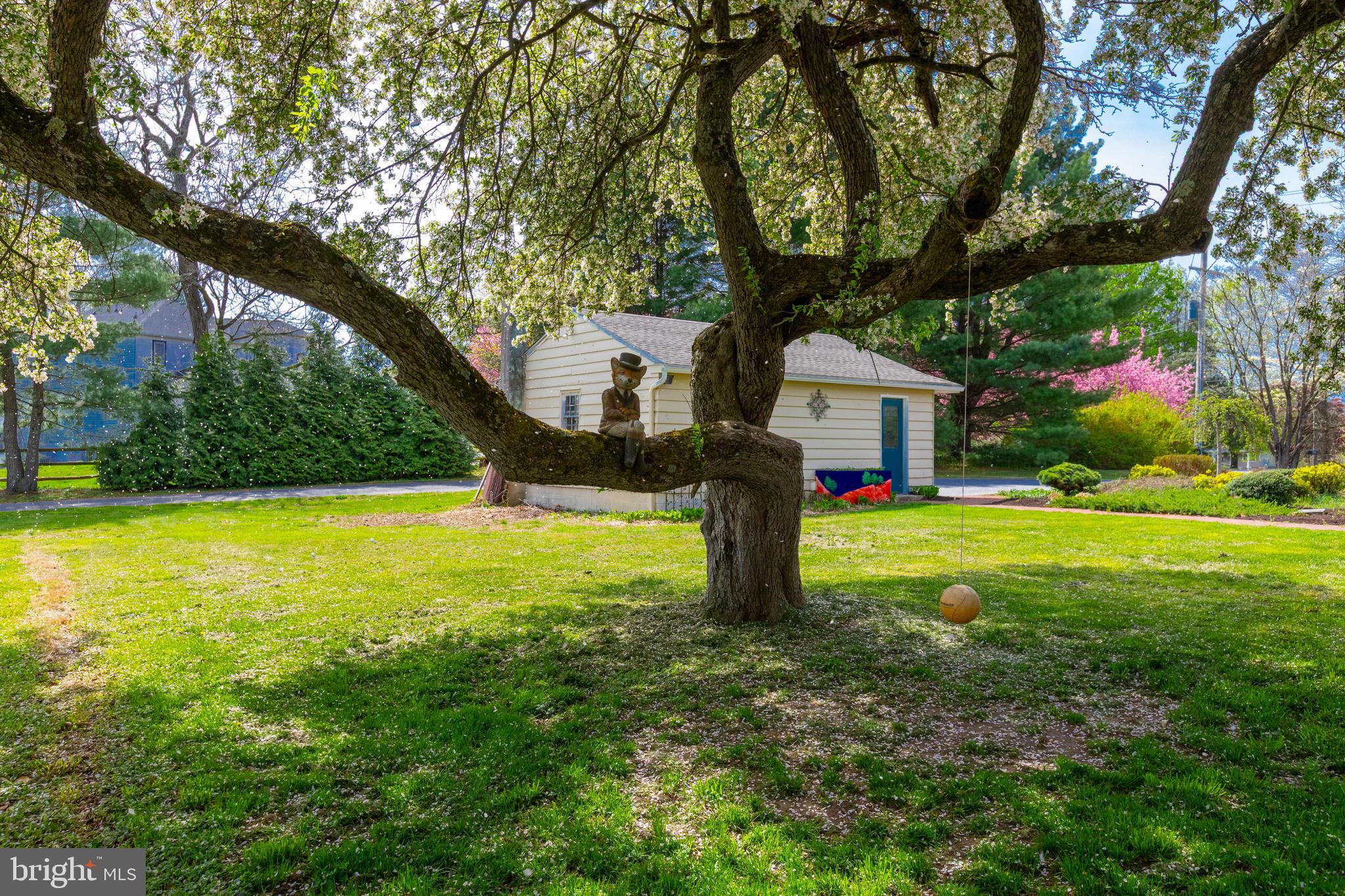 1058 GLEN HALL ROAD