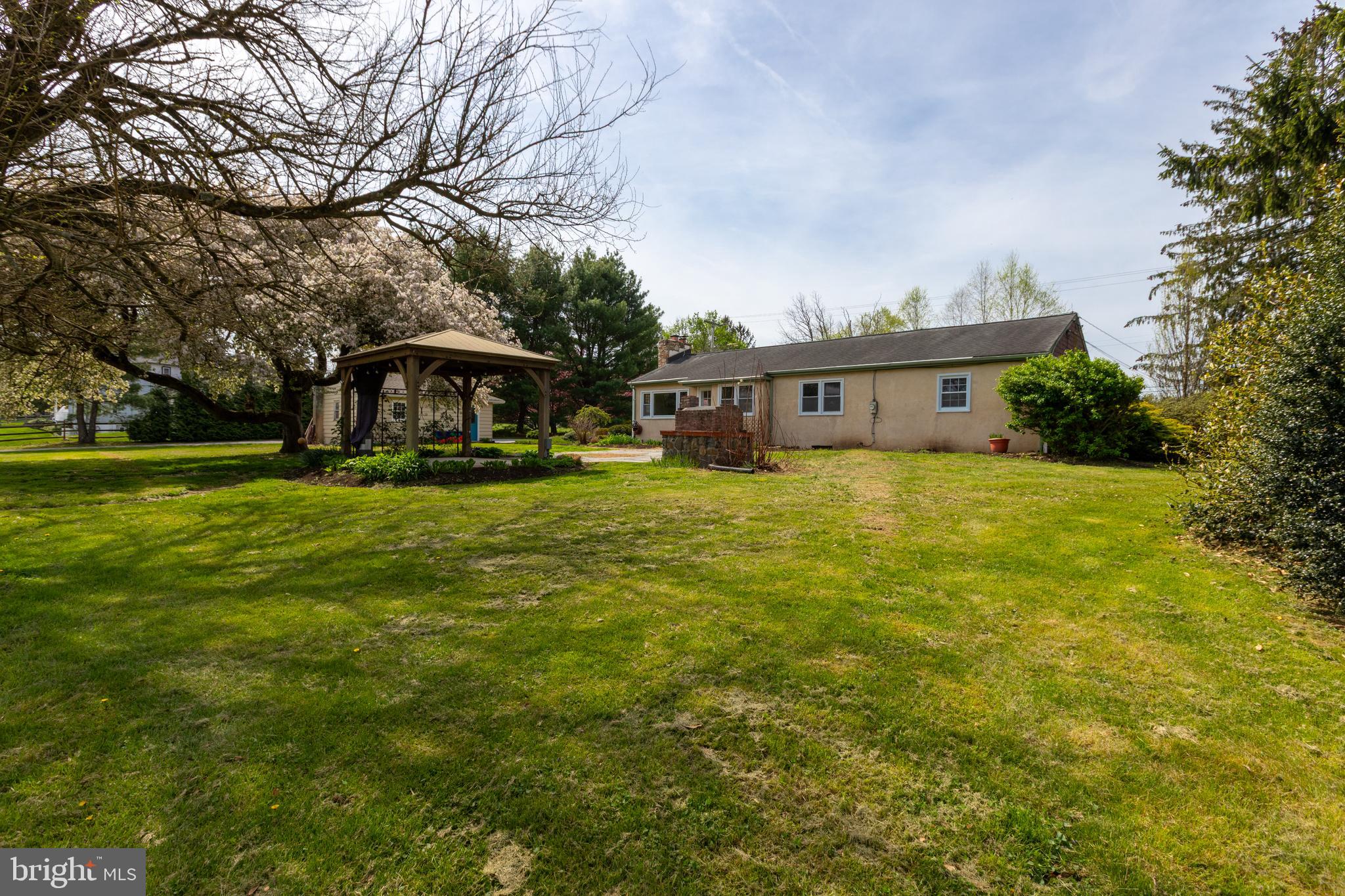 1058 GLEN HALL ROAD