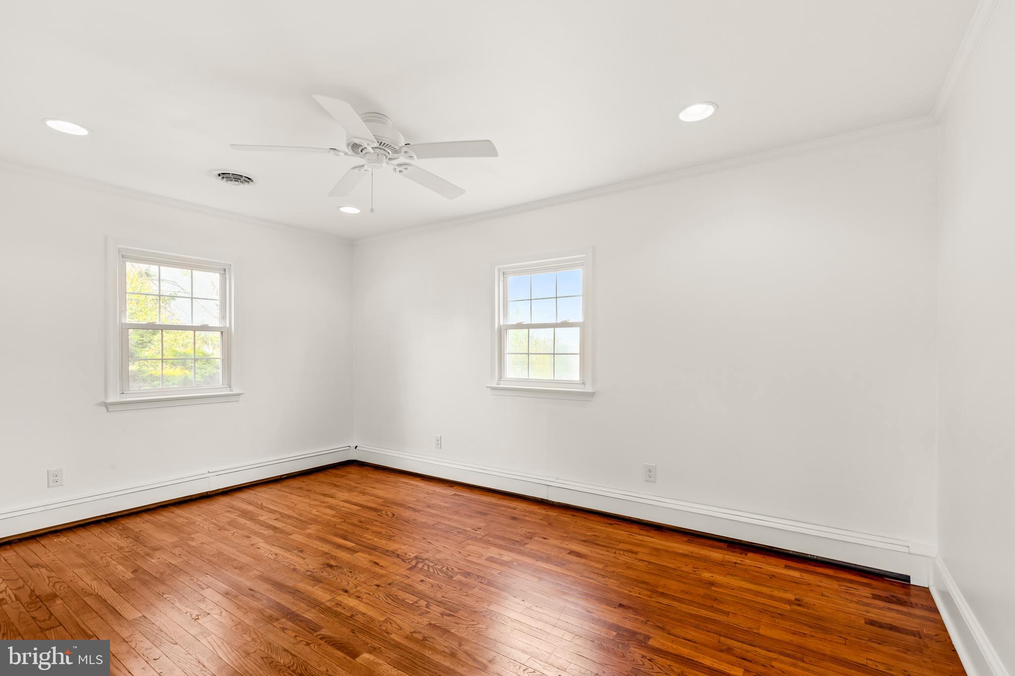 1058 GLEN HALL ROAD