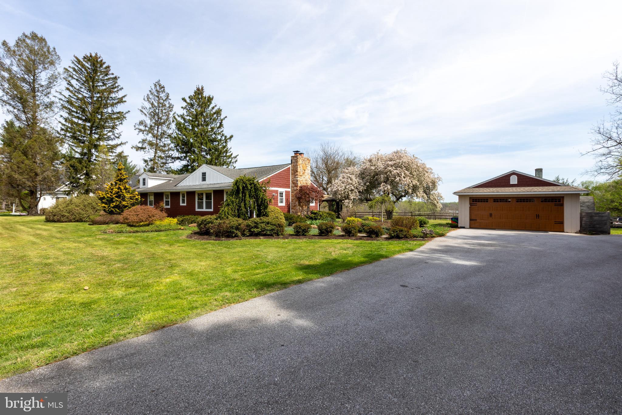 1058 GLEN HALL ROAD