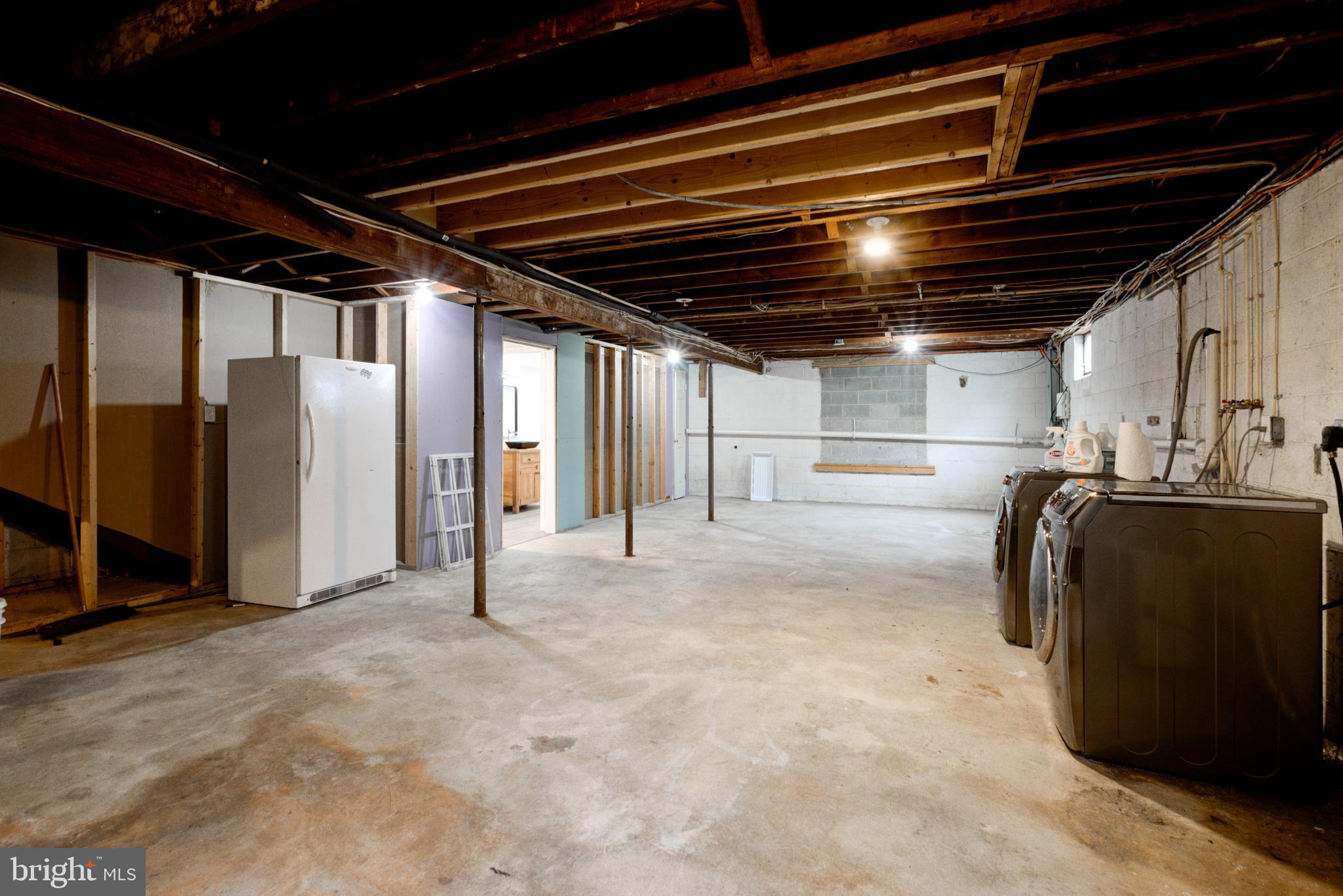 1058 GLEN HALL ROAD