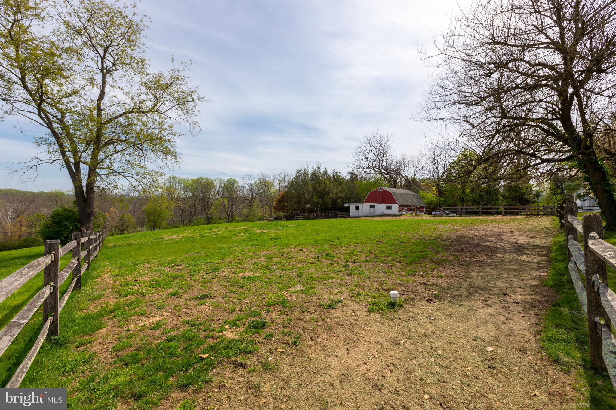 1058 GLEN HALL ROAD
