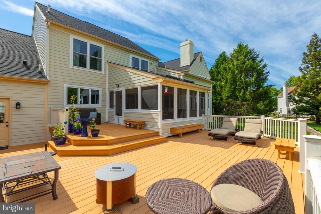 293 HICKORY DRIVE