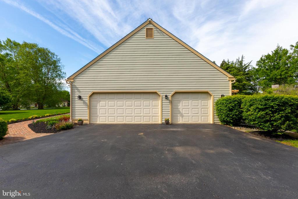 293 HICKORY DRIVE