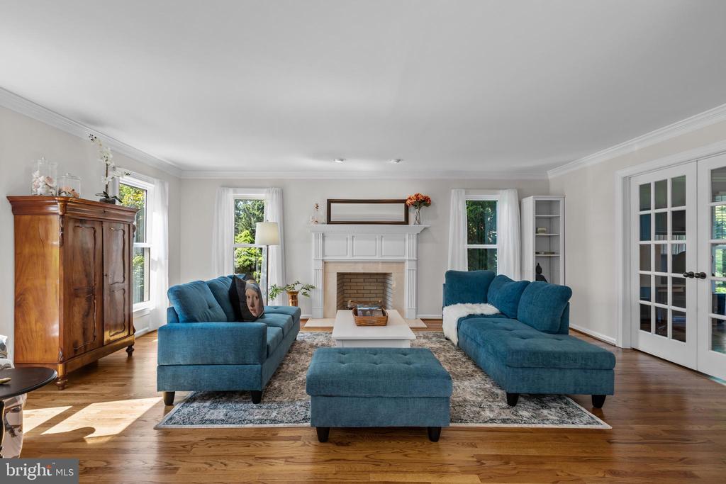 293 HICKORY DRIVE