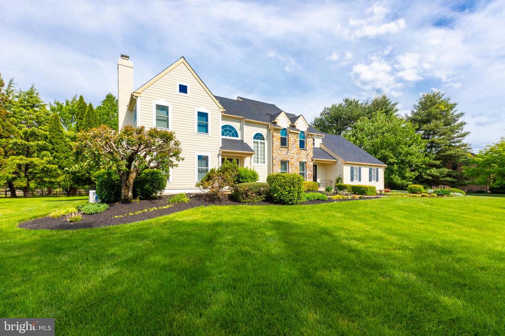 293 HICKORY DRIVE