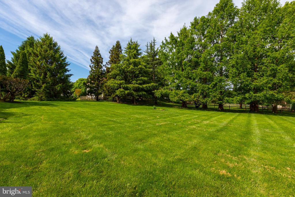 293 HICKORY DRIVE