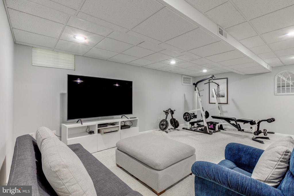 293 HICKORY DRIVE