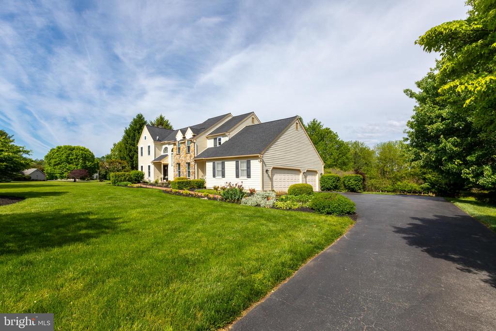 293 HICKORY DRIVE