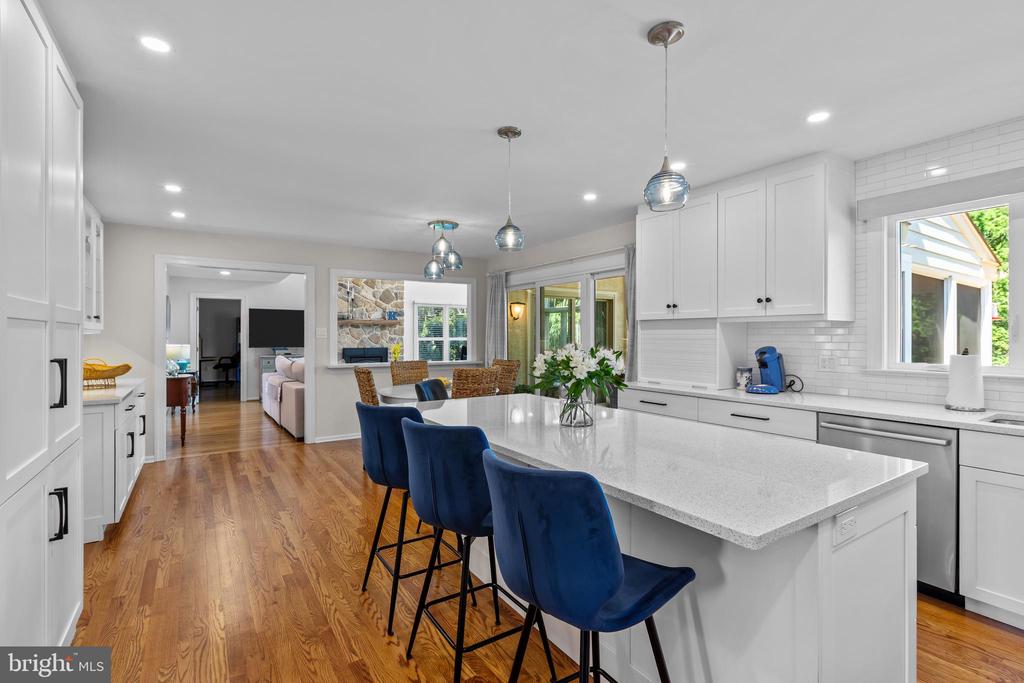 293 HICKORY DRIVE