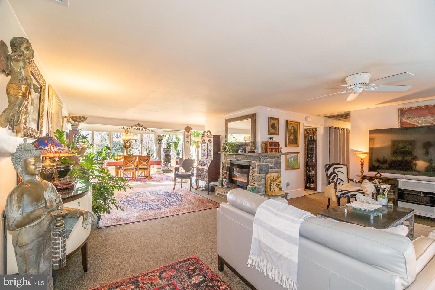 203 W Rose Tree Rd