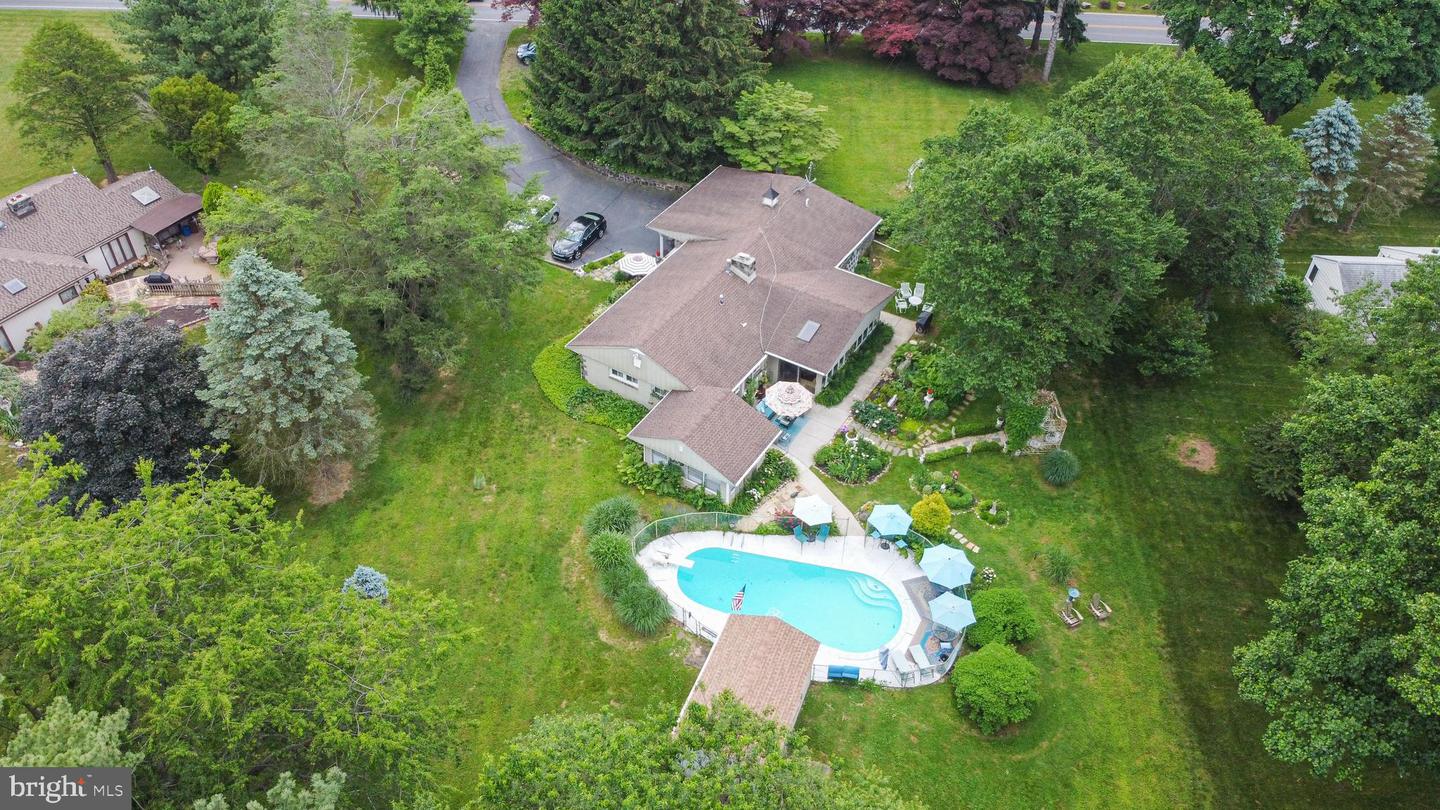 203 W Rose Tree Rd
